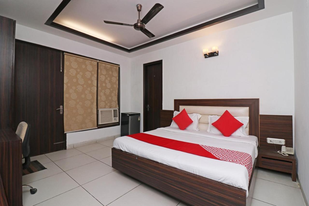 Wonderland Inn Near Aravali Biodiversity Park Гургаон Екстериор снимка