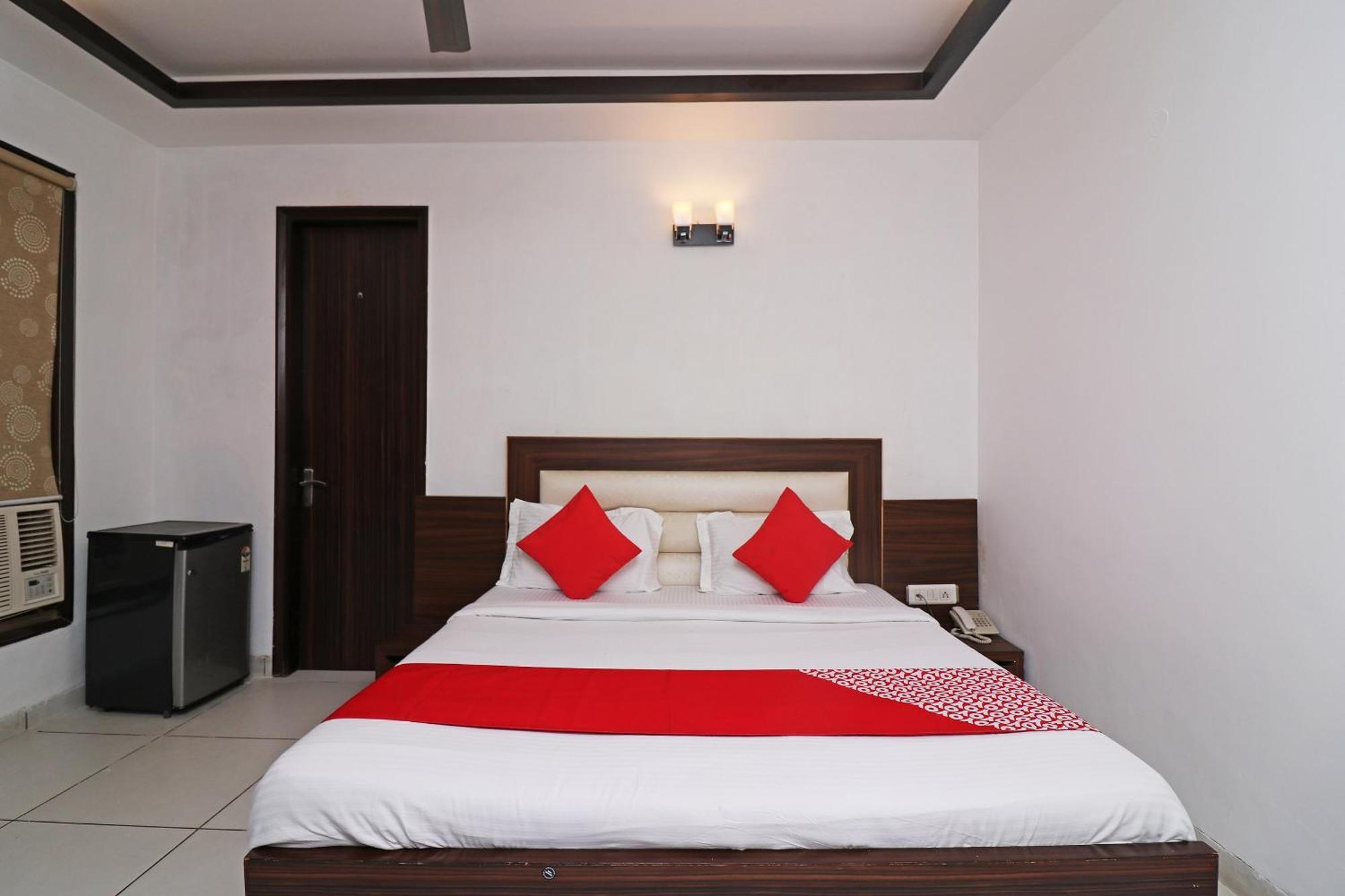 Wonderland Inn Near Aravali Biodiversity Park Гургаон Екстериор снимка