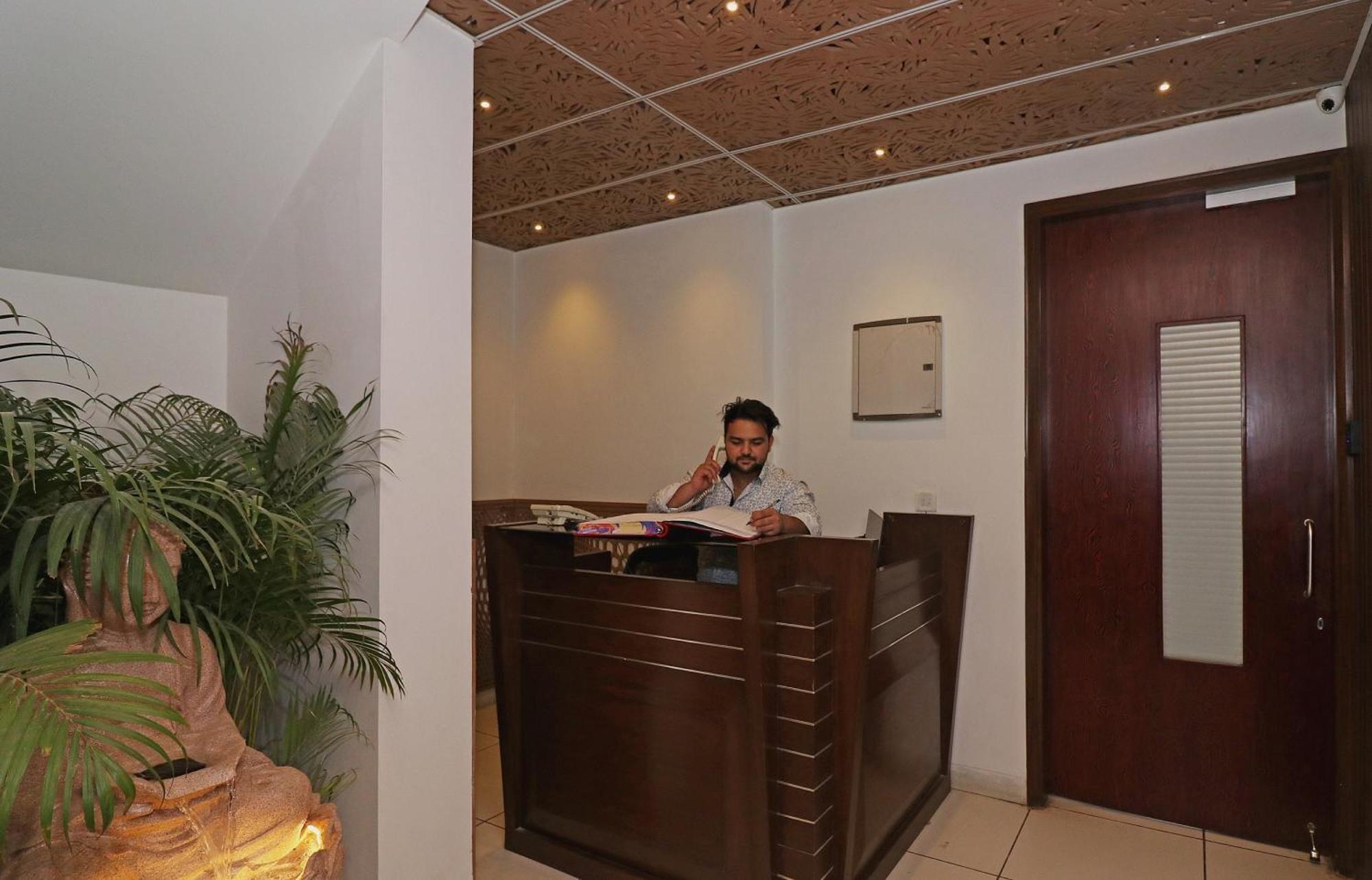 Wonderland Inn Near Aravali Biodiversity Park Гургаон Екстериор снимка