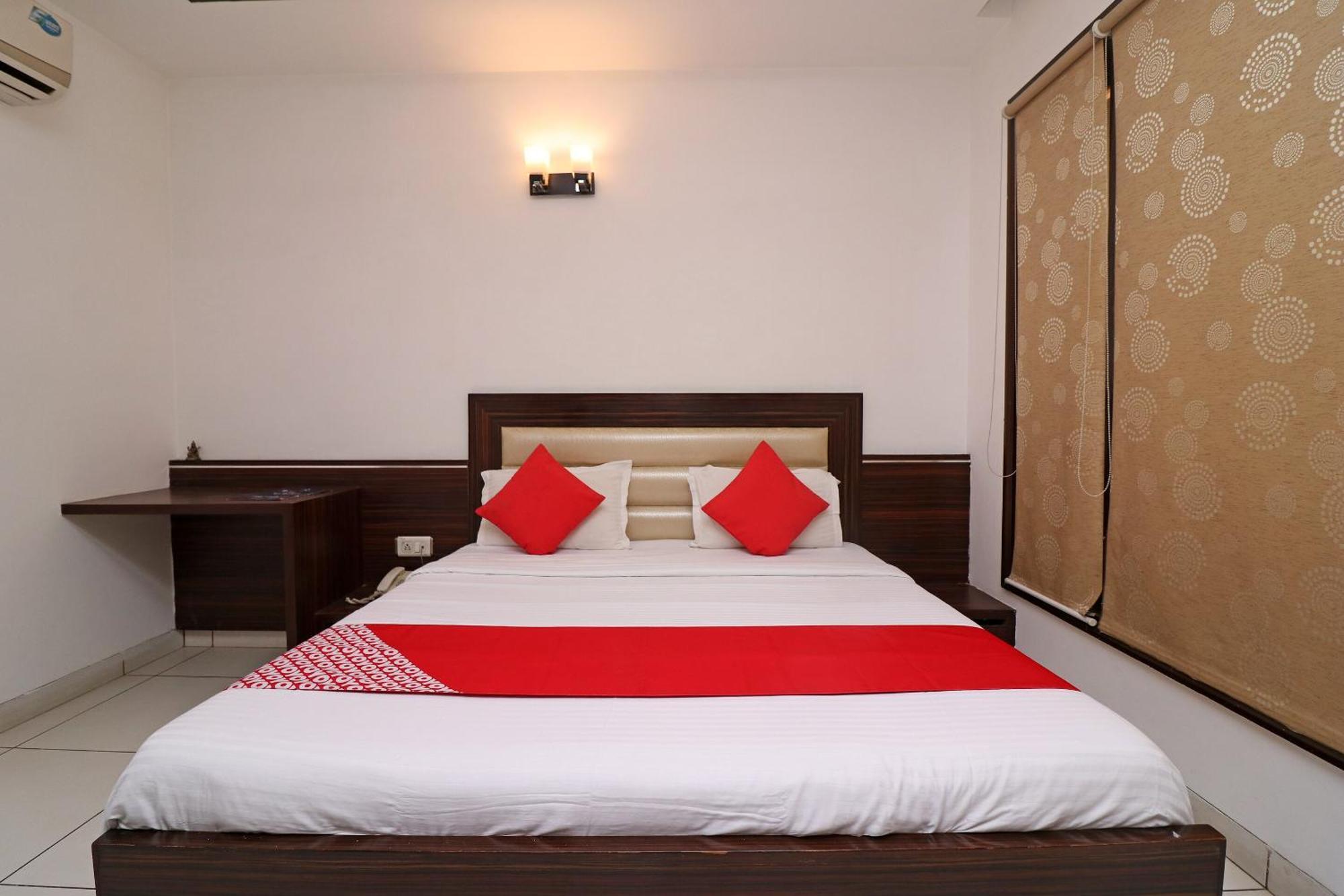 Wonderland Inn Near Aravali Biodiversity Park Гургаон Екстериор снимка