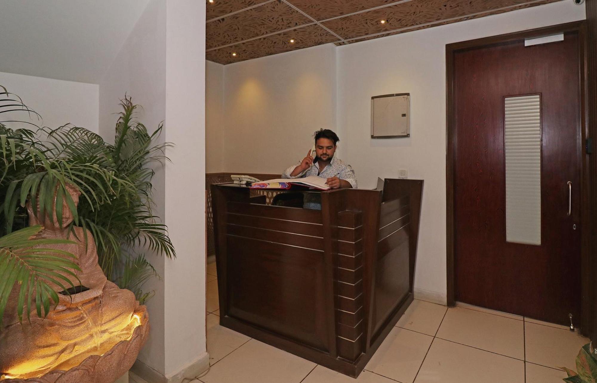 Wonderland Inn Near Aravali Biodiversity Park Гургаон Екстериор снимка