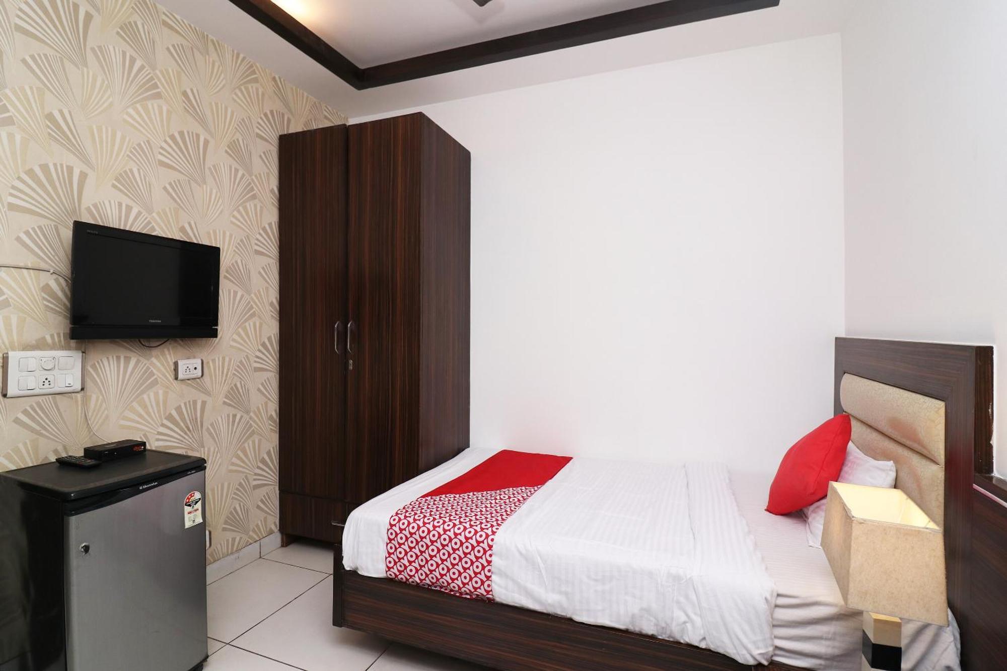 Wonderland Inn Near Aravali Biodiversity Park Гургаон Екстериор снимка