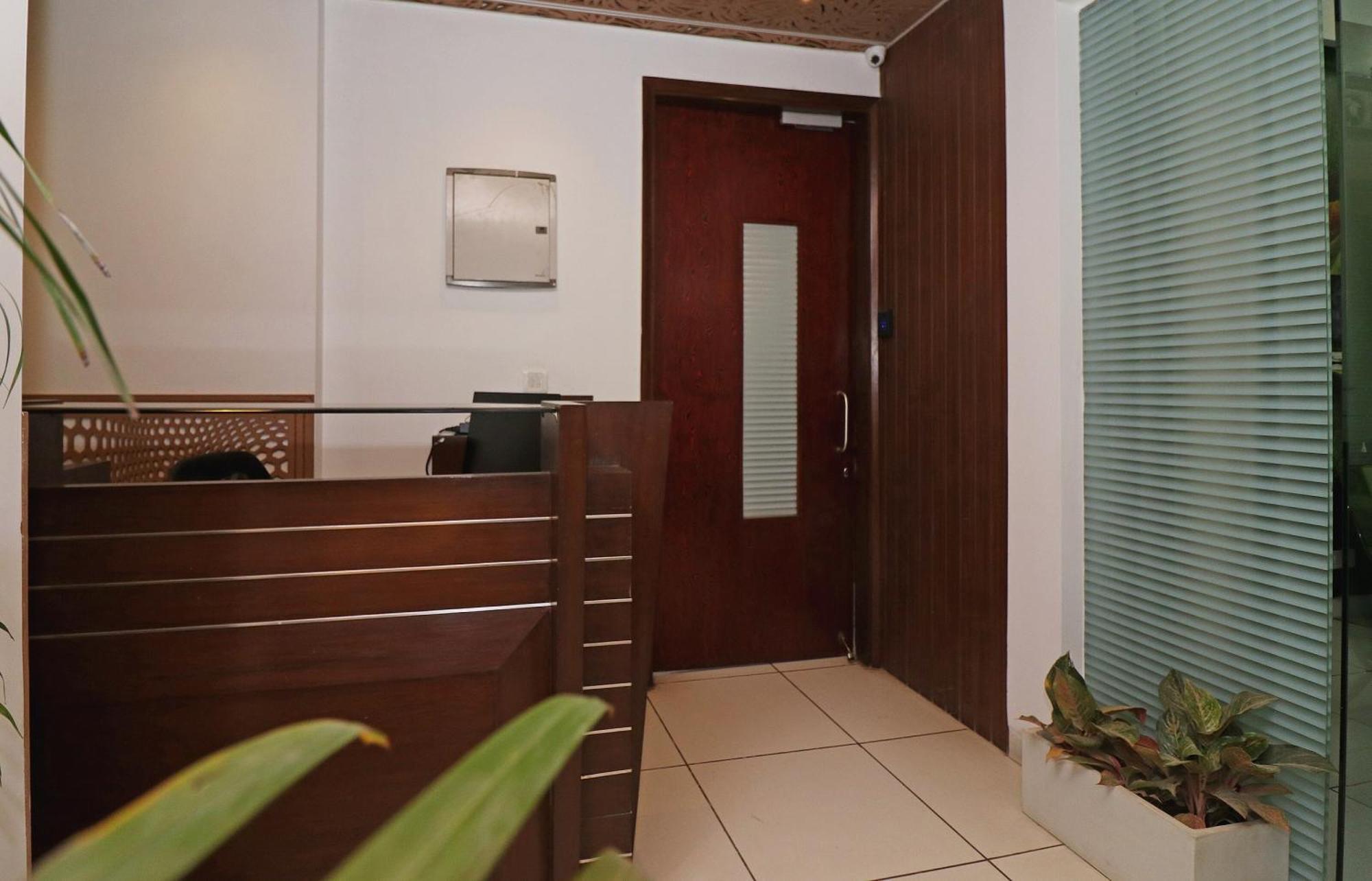 Wonderland Inn Near Aravali Biodiversity Park Гургаон Екстериор снимка