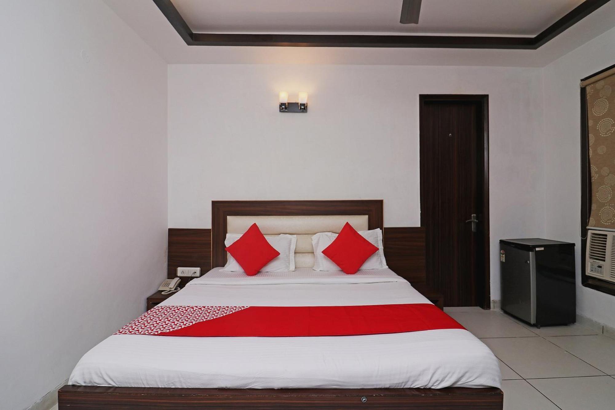 Wonderland Inn Near Aravali Biodiversity Park Гургаон Екстериор снимка