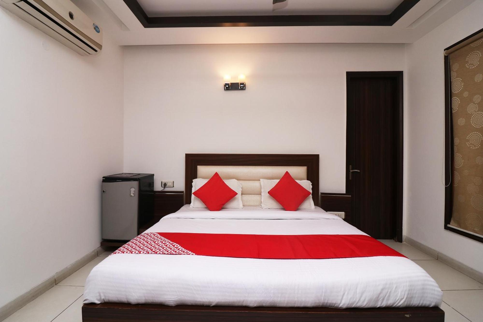 Wonderland Inn Near Aravali Biodiversity Park Гургаон Екстериор снимка